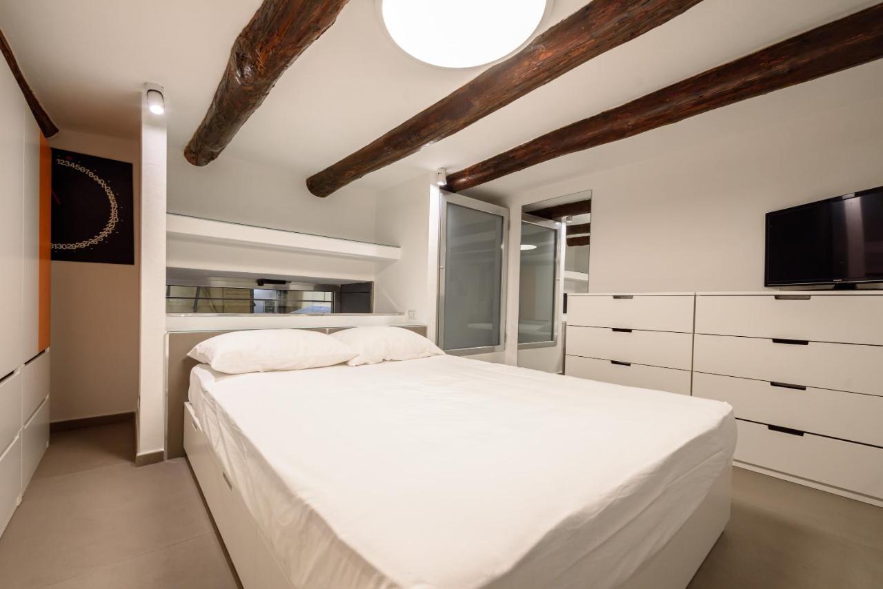 Riviera Di Chiaia 155 Apartment Napoli Bagian luar foto